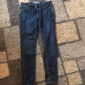 Rubber and stretch jeans